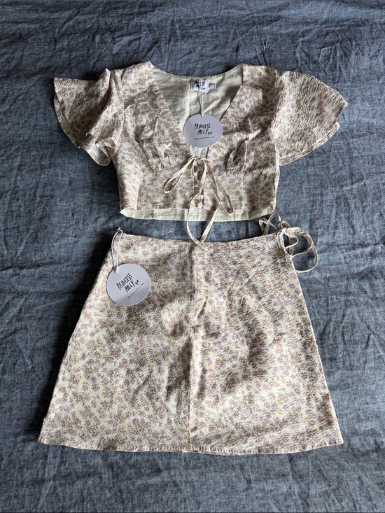 Princess Polly Dresses & Skirts - Princess Polly Cream Floral Crop Top and Skirt Set